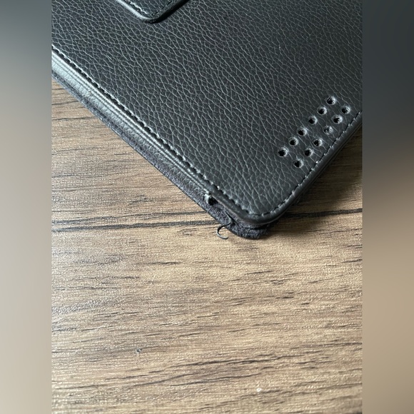 Apple IPad 2 9.7 “ black faux leather cover case - Picture 4 of 5